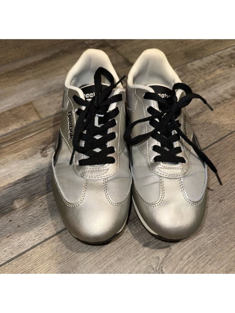 Reebok Silver and Black Sneakers Size 7 Pre-owned